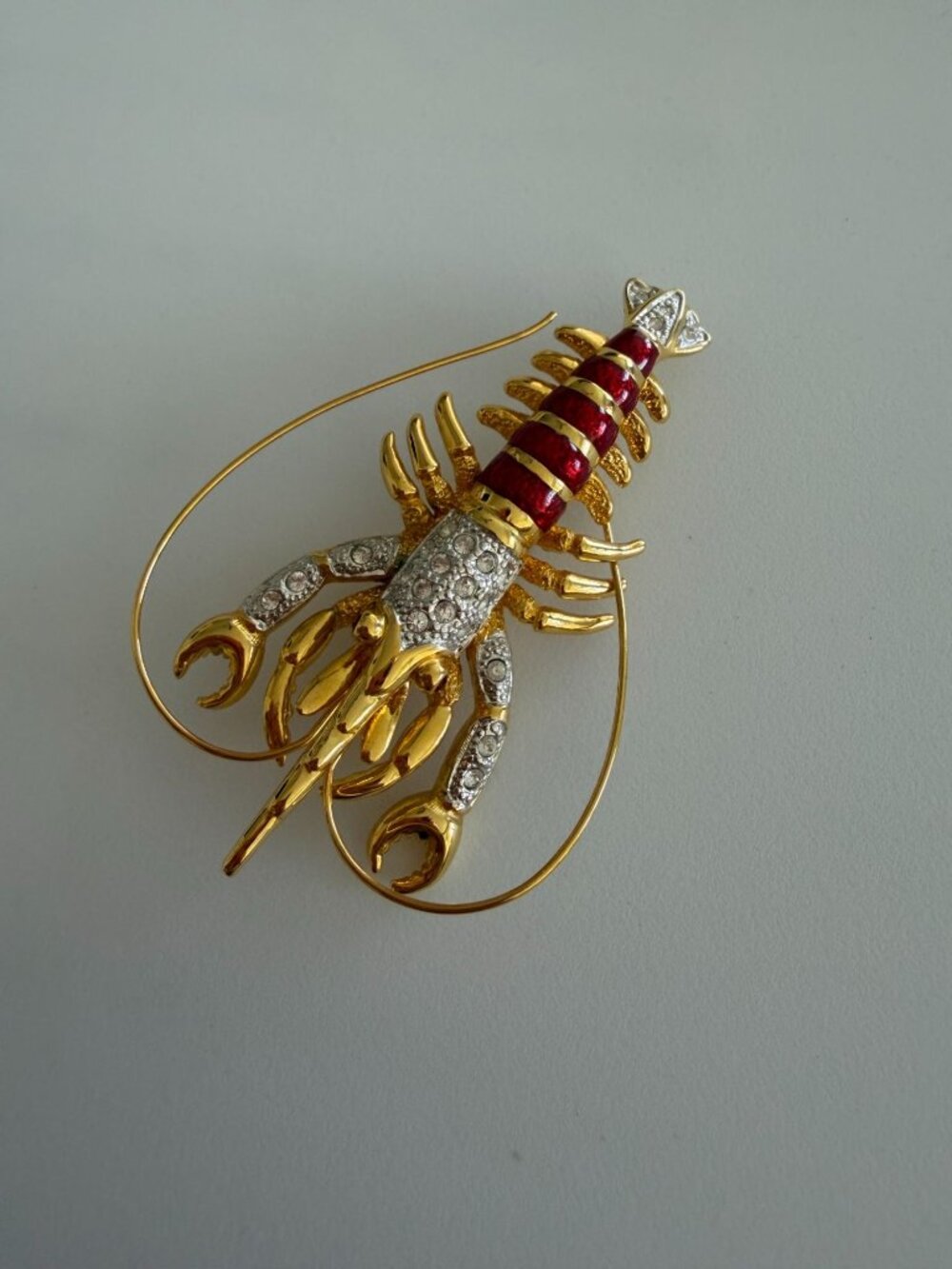 VINTAGE Gold Tone Rhinestone Lobster Pin Brooch